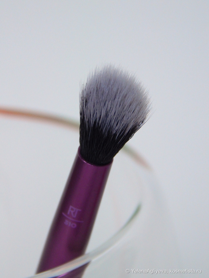 310 Essential crease brush