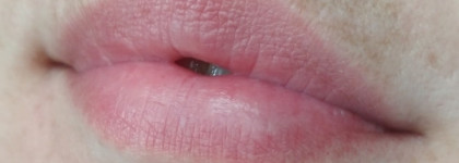 Моя неожиданная любовь с ну очень бюджетной помадой для губ Parisa L22