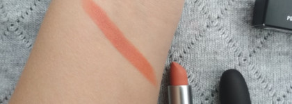 MAC Powder Kiss Lipstick мое первое знакомство с маркой и мои первые помады в оттенках 311 My Tweddy и 304 Sultriness