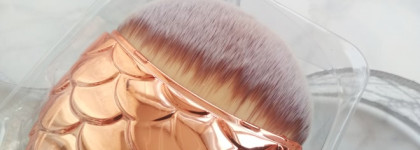 Кисть для тональной основы Valori fashion Рыбка