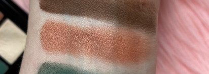 31 палетка теней вошла в чат. Коллекция начинающего тенеманьяка