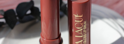 Лучшая новинка в масс маркете за эту весну: Vivienne Sabo Glossy Lip Balm La La Laque в оттенке 06 Chocolat