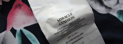 Невесомое покрытие с компактным тональным флюидом Lancome Miracle Cushion