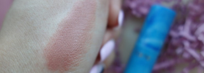 Color Splash Lipstick от Tarte в оттенке Beach Babe