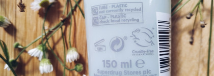 Чистая кожа с ароматом ромашкового поля. Smoothing facial cleanser Calm skin от Superdrug