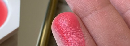 Fenty Beauty Cheeks Out Freestyle Cream Blush в оттенке Strawberry Drip