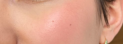 Fenty Beauty Cheeks Out Freestyle Cream Blush в оттенке Strawberry Drip