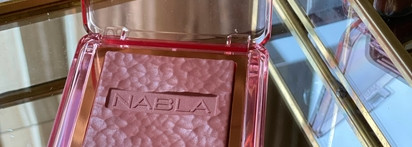 Самые сияющие румяна - Nabla Skin Glazing в оттенке Independence