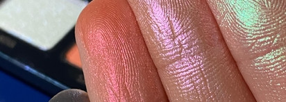 Очень яркая и очень лимитированная палетка теней: Kaleidos Makeup Club Nebula Palette