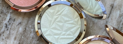 Знаменитые хайлайтеры Becca - Shimmering skin perfectors в оттенках Own your light, Vanilla Quartz, Golden mint, Opal. Стоит ли купить перед закрытием бренда