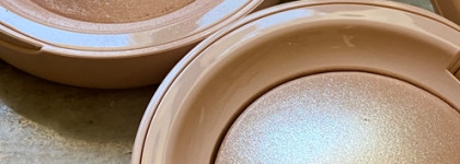 Новинка 2023: Rare Beauty Positive Light Silky Touch Highlighter в оттенках Mesmerize и Exhilarate