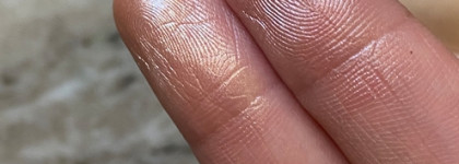 Новинка 2023: Rare Beauty Positive Light Silky Touch Highlighter в оттенках Mesmerize и Exhilarate