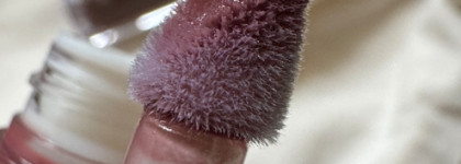 Новинка 2024: блеск Huda Beauty Faux Filler Extra Shine Lip Gloss, два модных оттенка Posh и Coco