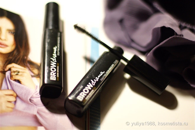Тушь для бровей Brow Drama dark brown от Maybelline