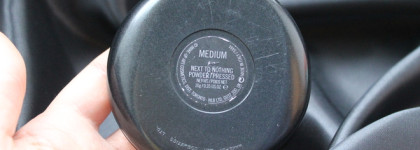 Невесомая Компактная Пудра Next To Nothing Powder / Pressed от Mac