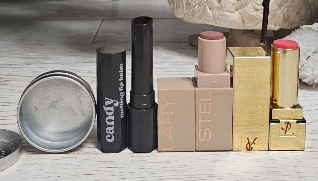 Прекрасный балм Наумова, кликер, две помады