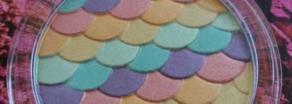 Будни русалки - хайлайтер Essence Glow like a mermaid в ежедневном макияже