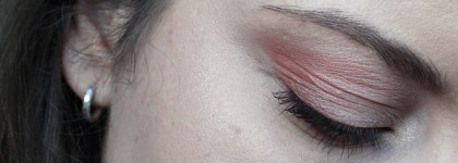 Два бюджетных продукта: бронзер Essence - Matt bronzing powder и хайлайтер RdeL Young - Glow and Shine Powder