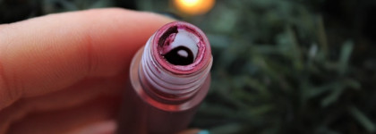 Альтернатива рождественскому красному: Lime Crime Metallic Velvetines - Raisin Hell