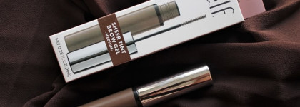 Бюджетные отличники для бровей: Essence Make Me Brow и e.l.f. Cosmetics Beautifully Bare Sheer Tint Brow Gel