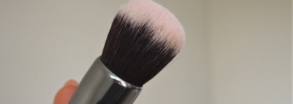 Новинка от Fenty Beauty: кремовые румяна Cheeks Out Freestyle Cream Blush в оттенке Drama Cla$$