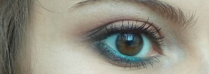 Лето - пора ярких красок! Urban Decay Glide-On Eye pencil 24/7 - вдохновляет на яркие макияжи