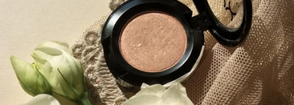 Тени для век NYX Hot Singles мой must-have в косметичке. Оттенок Innocent 19 - универсальный нюд