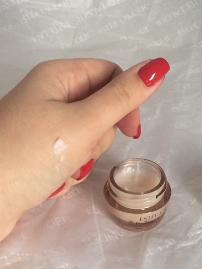 Обновленная сыворотка Estee Lauder Advanced Night Repair Synchronized Recovery Complex II и новинка Estee Lauder Revitalizing Supreme + Global Anti-Aging Cell Power Creme