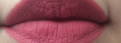 Новинка от Rimmel жидкие матовые помады Stay Matte Liquid Lip Color в оттенках: 210 Rose & Shine и 810 Plum This Show