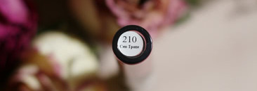 Ваше спасение в борьбе с сухостью губ. Бюджетная, жидкая губная помада Glam Look cream velvet от Luxvisage