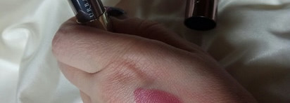 Помады Nude (от бежево-розовых до насыщенного цвета пыльной розы) в косметичке на каждый день