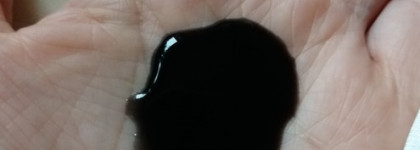 Черный гель-скраб Detox Floristica Shower Scrub Tea Tree, Juniper, Activated Carbon