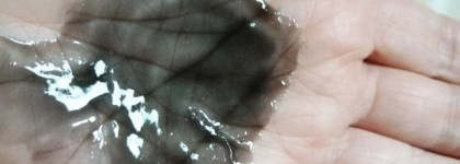 Черный гель-скраб Detox Floristica Shower Scrub Tea Tree, Juniper, Activated Carbon