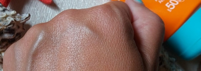 Хочу/могу. Солнцезащитные средства: Lancaster Sun For Kids Comfort Cream Wet Skin Application Anti-Sand Water Resistant spf-50 и Garnier Ambre Solaire spf-30