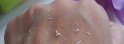 Пилинг-скатка Limoni Amazing Apple Facial Peeling Gel дарит бережное очищение