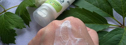 Бархатные ручки без липкости - крем для рук Yves Rocher Nourishing Hand Cream с цветочной водой арники БИО