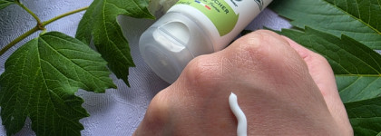 Бархатные ручки без липкости - крем для рук Yves Rocher Nourishing Hand Cream с цветочной водой арники БИО