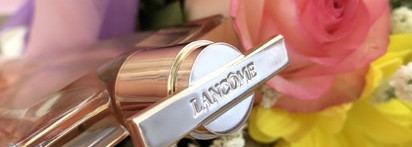 Кремовый, очень сливочный аромат Lancome IDOLE с красивой, помадной розой