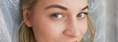 Идеальная матовая помада Clarins Joli Rouge Velvet. Для тех, кто ищет шикарный красный оттенок