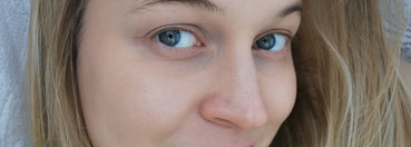 Любимый консилер Clarins Eclat Minute Concealer в оттенке 02 против признаков усталости и бессонных ночей