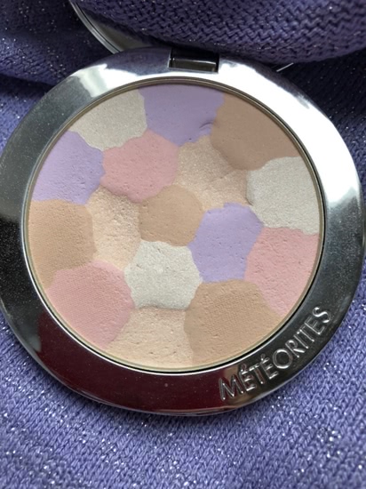 Невесомая вуаль для лица Guerlain Les Tendres Meteorites Compact #03 medium