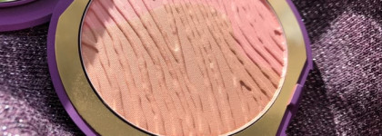 Blur эффект на Вашей коже с помощью двухцветных румян Lavish