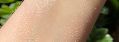 Карамельный загар с помощью солнцезащитных средств от Clarins