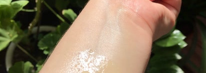 Карамельный загар с помощью солнцезащитных средств от Clarins