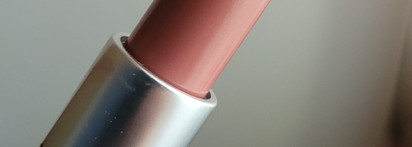 MAC Cremesheen Lipstick в оттенке Modesty. Скромный, но такой благородный нюд