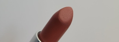 Нюд или не нюд? Такой противоречивый оттенок матовой помады Mac Lipstick в оттенке Velvet Teddy