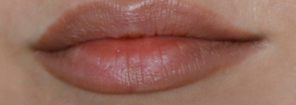 Красный на каждый день - дуэт из коричневого карандаша Stellary Cappuccino и красного блеска для губ