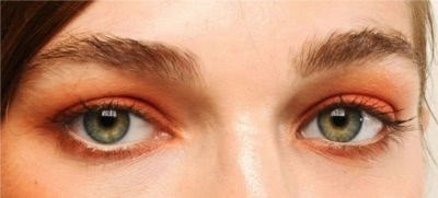 Как правильно сочетать цвета в макияже глаз