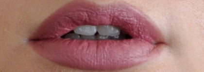 Мой must have. Два универсальных nude карандаша: NYX professional slide on lip pencil 14 и Miss Tais 780
