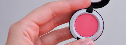 Время теней. MAC Powder Kiss Soft Matte Eye Shadow. Цвета Fall in love и Devoted to chili